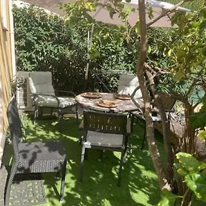 Apartment Location Studio De Charme, Antibes