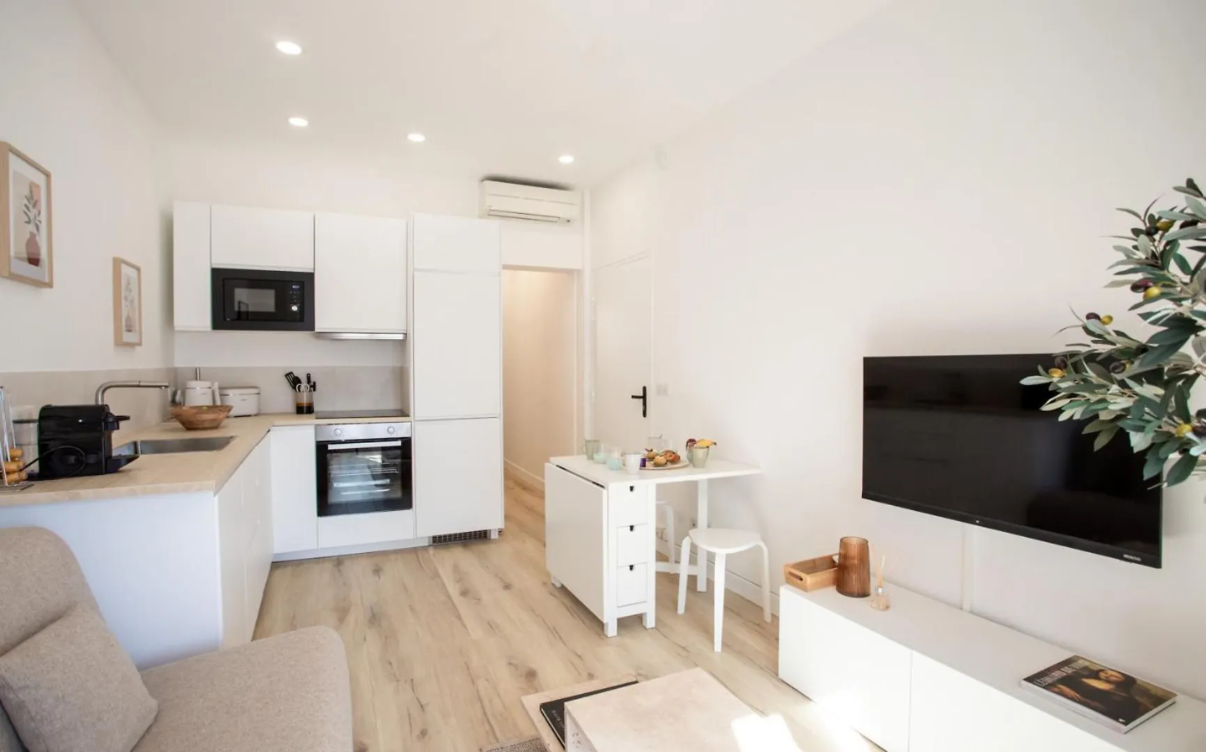 3P Au Coeur De Juan Les Pins Apartment Antibes 0*,  France